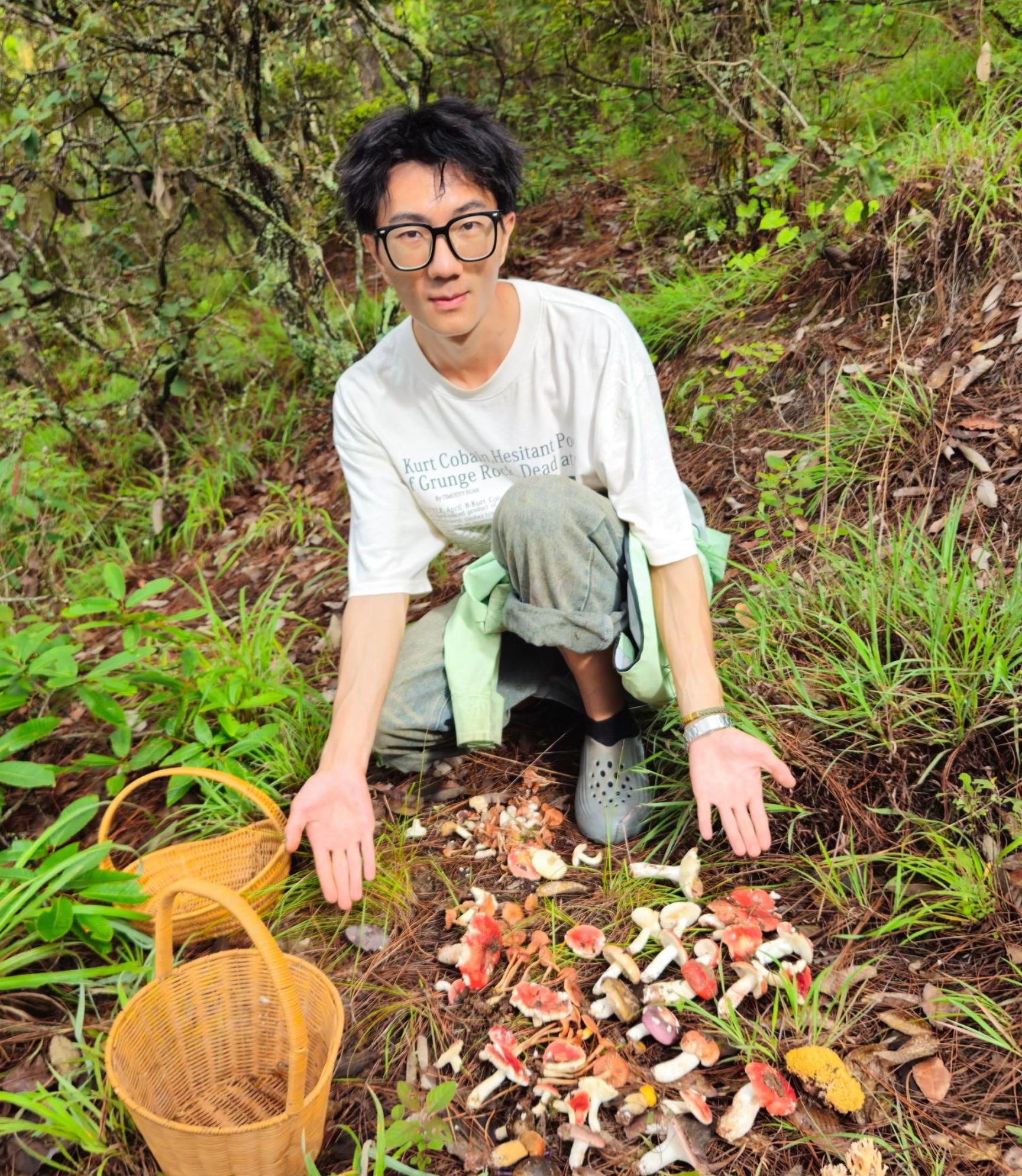 王开煜正通过新媒体渠道助力当地农产品走出大山。受访者供图