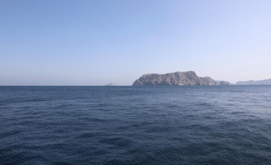 这是2025年2月19日拍摄的霍尔木兹海峡的资料照片。新华社记者汪强摄